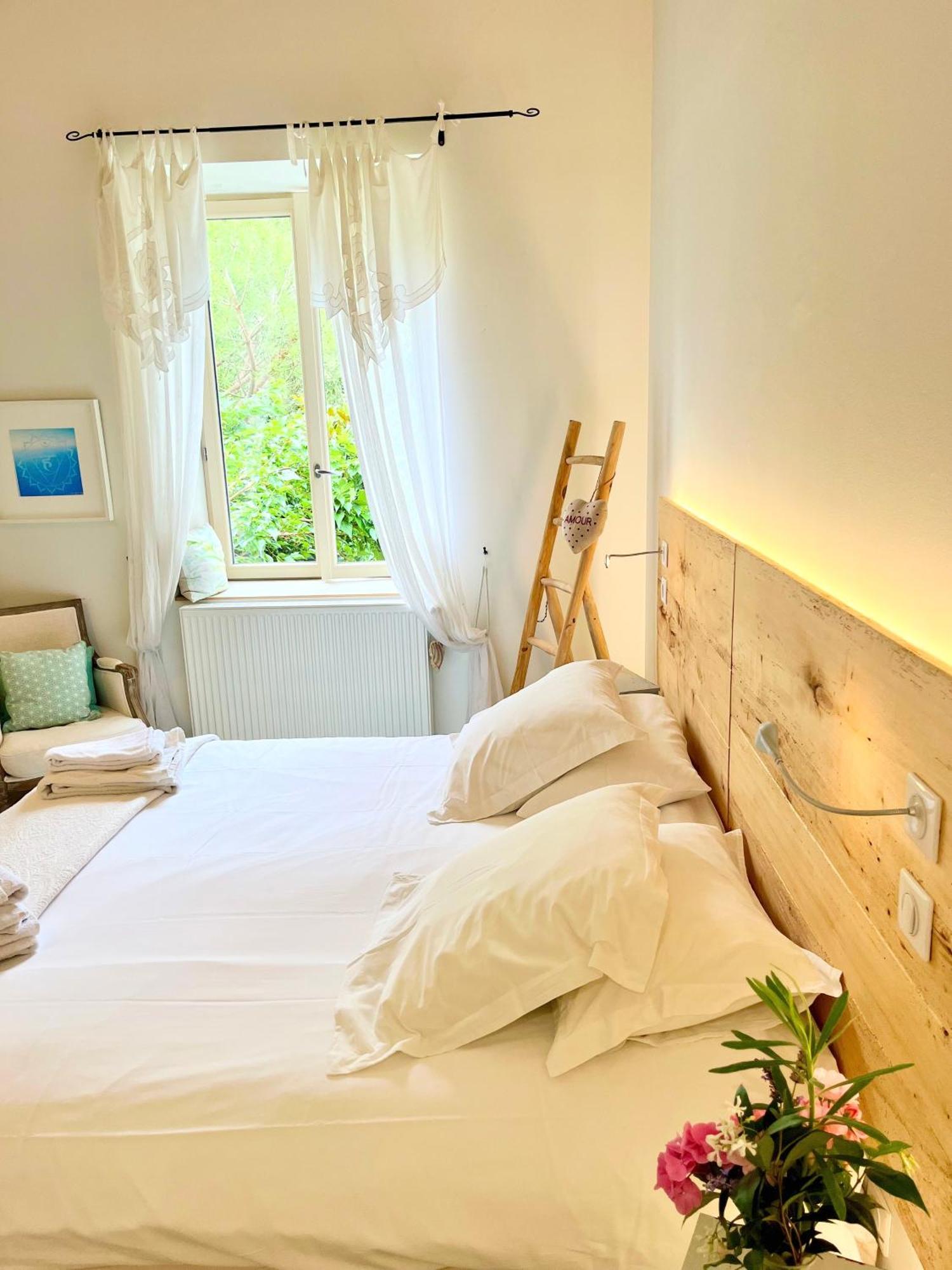 Le Relais Des Anges Bed and Breakfast Mercuès Buitenkant foto